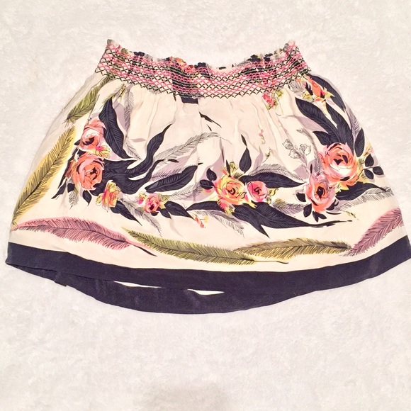 🌸NWOT Kimchi Blue Floral Skirt🌸 - Picture 4 of 6